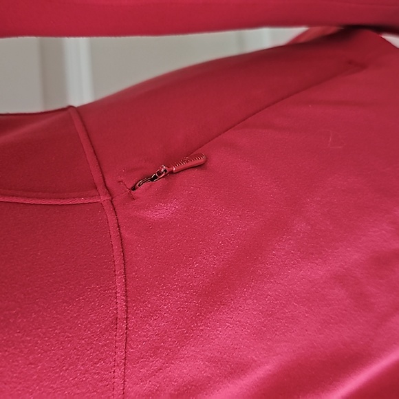 350. Lululemon The Ease Jacket - Picture 4 of 12